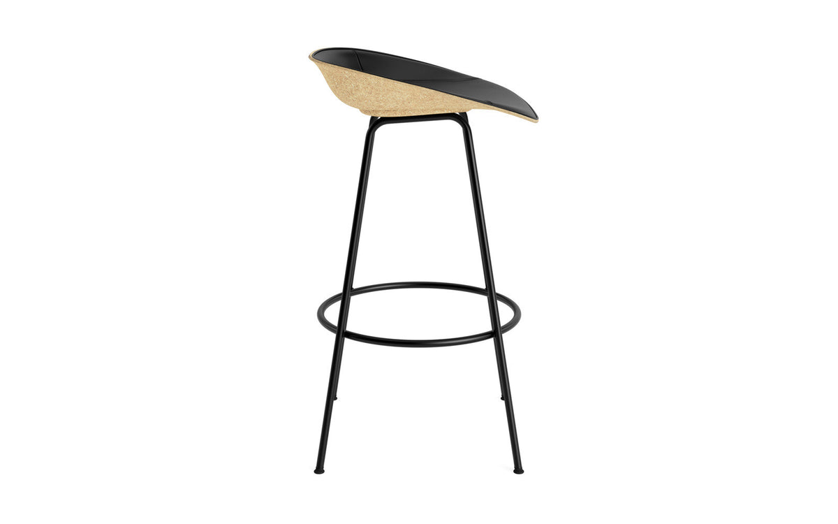 Mat Barstuhl 75 cm Frontpolster Hanffasern schwarzes Stahl in Ultra 41599 präsentiert im Onlineshop von KAQTU Design AG. Barstuhl ist von Normann Copenhagen
