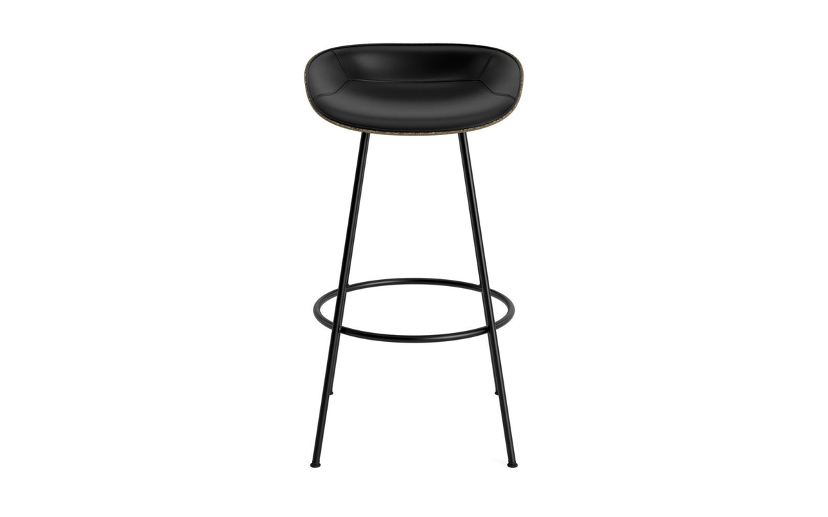 Mat Barstuhl 75 cm Frontpolster Seegras schwartz Stahl in Ultra 41599 präsentiert im Onlineshop von KAQTU Design AG. Barstuhl ist von Normann Copenhagen
