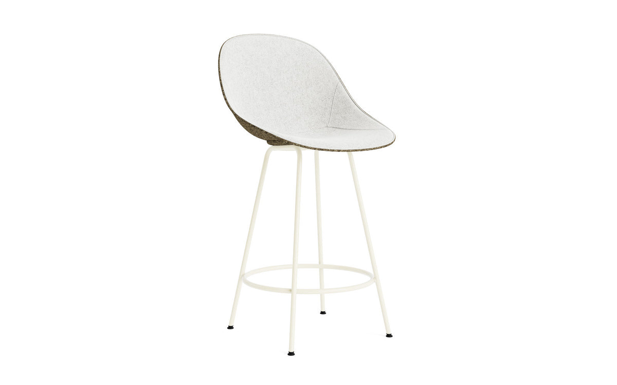 Mat Barstuhl 65 cm Frontpolster Seegras creme Stahl in Hallingdal 110 präsentiert im Onlineshop von KAQTU Design AG. Barstuhl ist von Normann Copenhagen