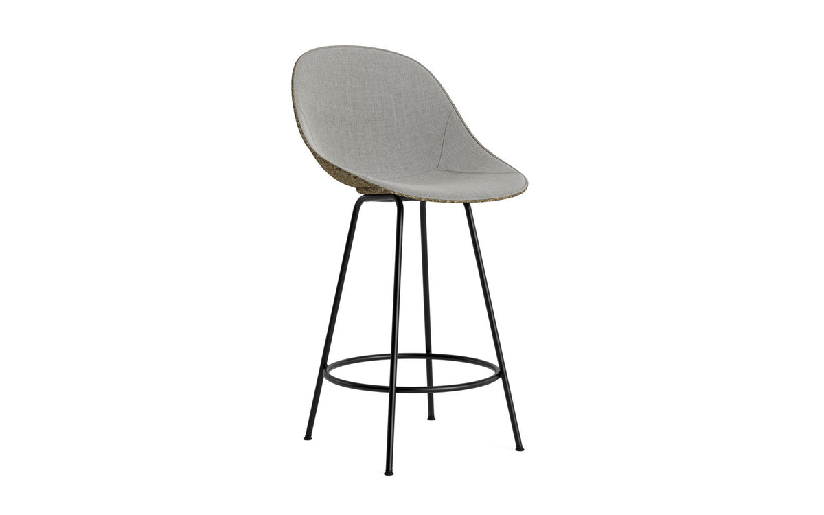 Mat Barstuhl 65 cm Frontpolster Seegras schwartz Stahl in Remix 133 präsentiert im Onlineshop von KAQTU Design AG. Barstuhl ist von Normann Copenhagen