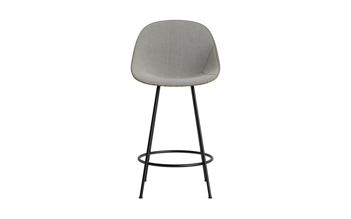 Mat Barstuhl 65 cm Frontpolster Seegras schwartz Stahl in Remix 133 präsentiert im Onlineshop von KAQTU Design AG. Barstuhl ist von Normann Copenhagen