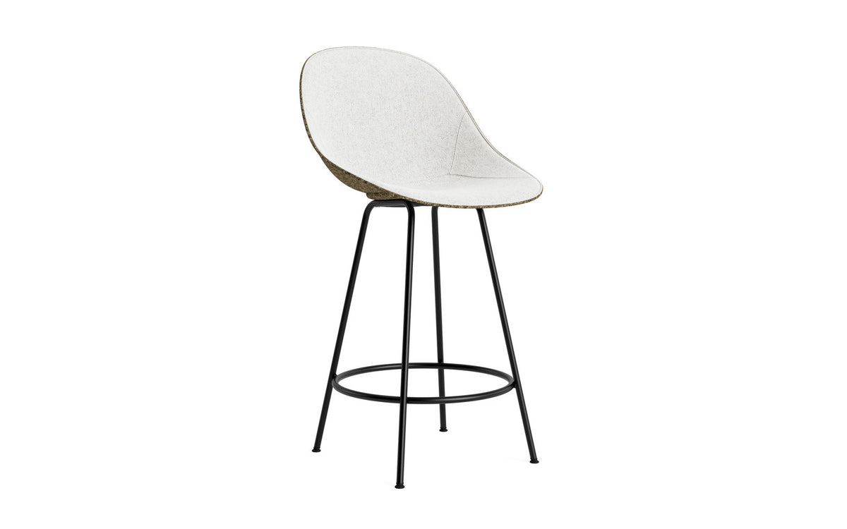 Mat Barstuhl 65 cm Frontpolster Seegras schwartz Stahl in Hallingdal 110 präsentiert im Onlineshop von KAQTU Design AG. Barstuhl ist von Normann Copenhagen