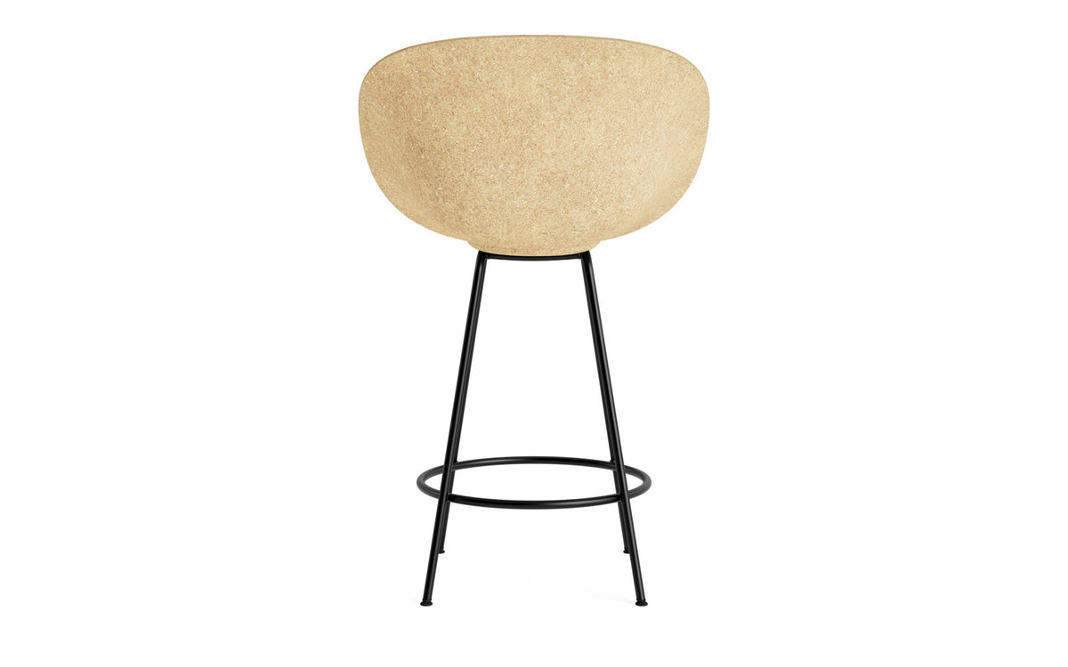 Mat Barstuhl mit Armlehne 65 cm Frontpolster Hanffasern schwarzes Stahl in Remix 133 präsentiert im Onlineshop von KAQTU Design AG. Barstuhl ist von Normann Copenhagen