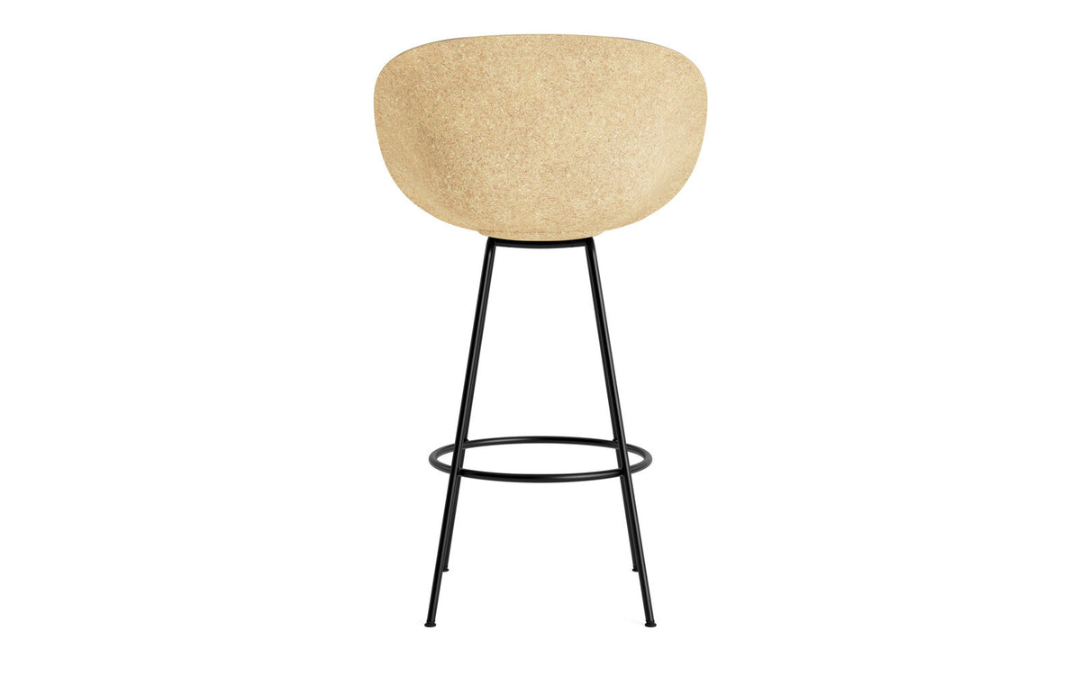 Mat Barstuhl mit Armlehne 75 cm Frontpolster Hanffasern schwarzes Stahl in Ultra 41599 präsentiert im Onlineshop von KAQTU Design AG. Barstuhl ist von Normann Copenhagen