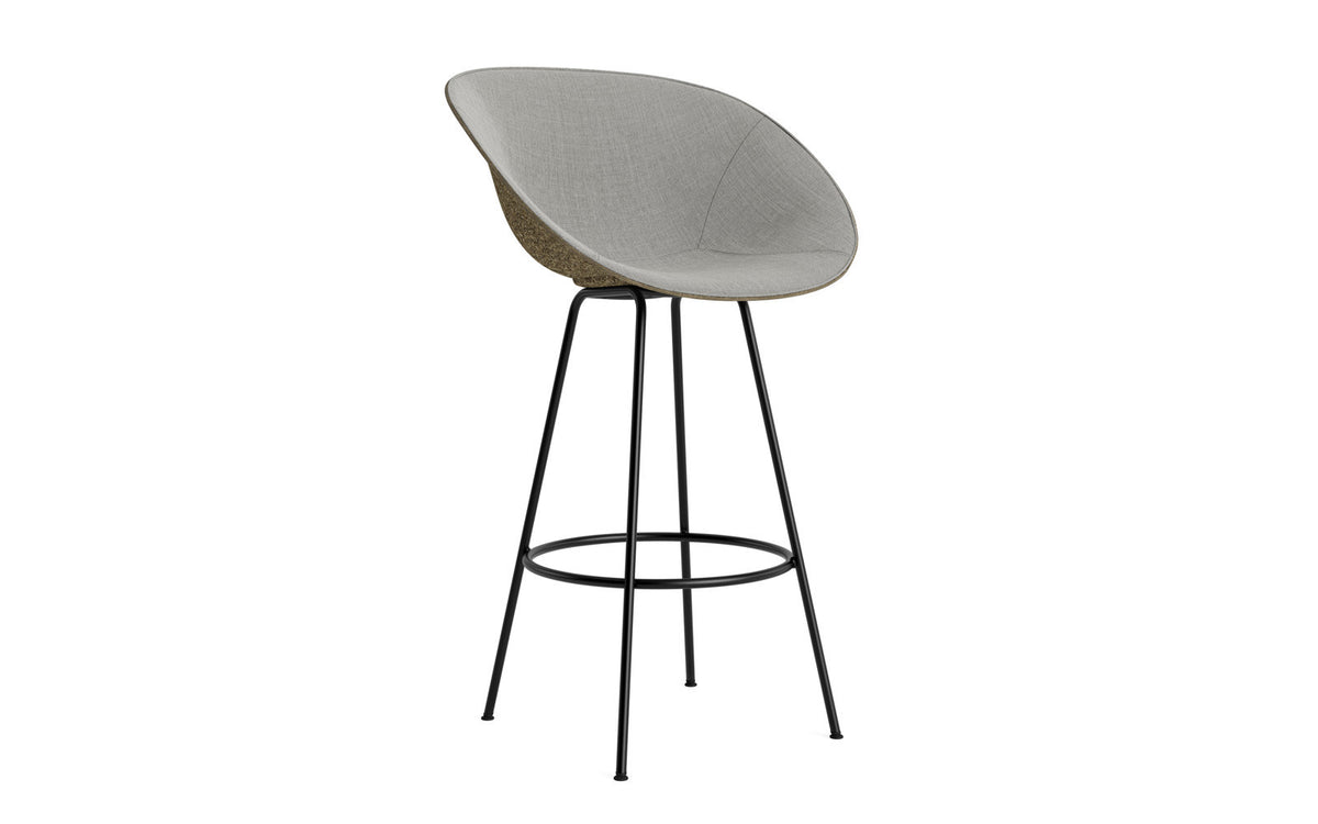 Mat Barstuhl mit Armlehne 75 cm Frontpolster Seegras schwartz Stahl in Remix 133 präsentiert im Onlineshop von KAQTU Design AG. Barstuhl ist von Normann Copenhagen