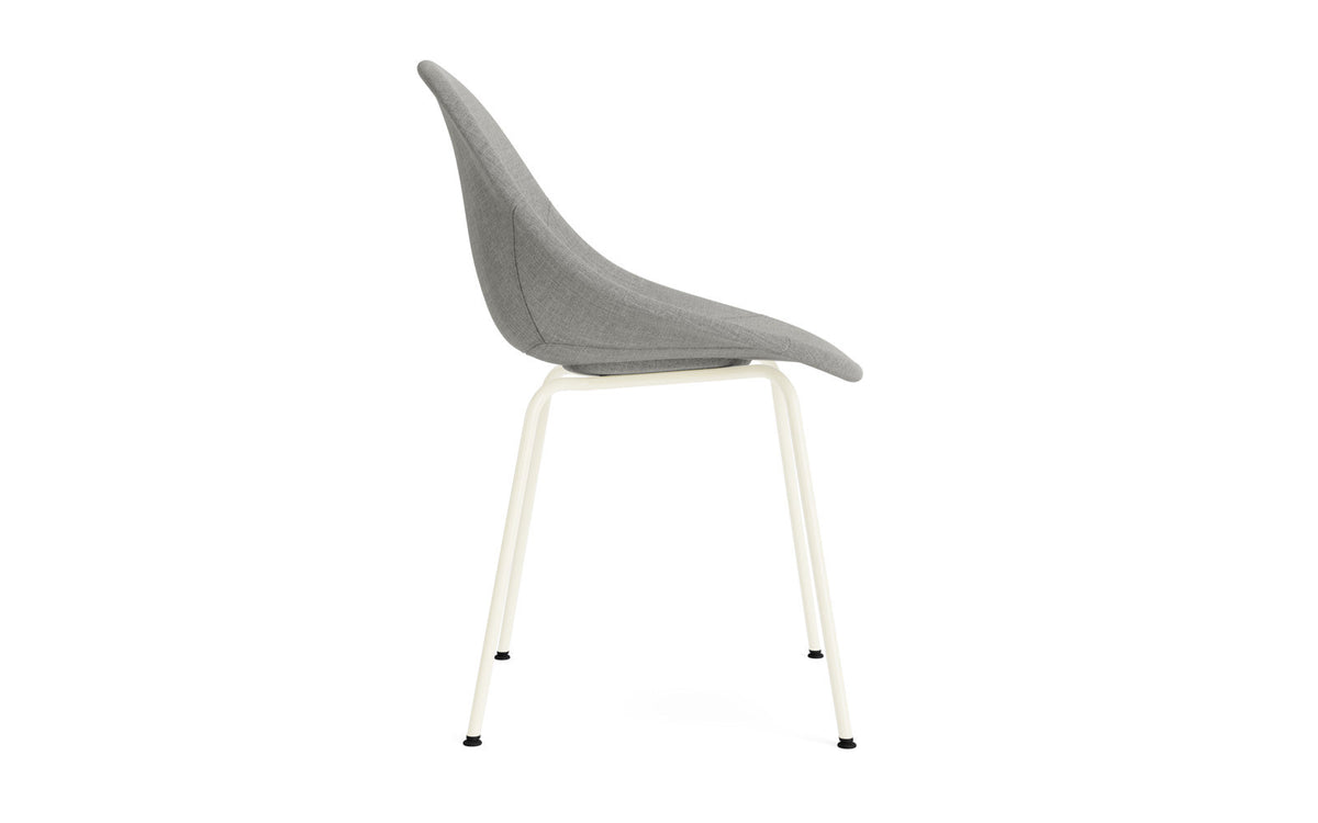 Mat Stuhl vollpolster Creme stahl in Remix 133 präsentiert im Onlineshop von KAQTU Design AG. Stuhl ist von Normann Copenhagen