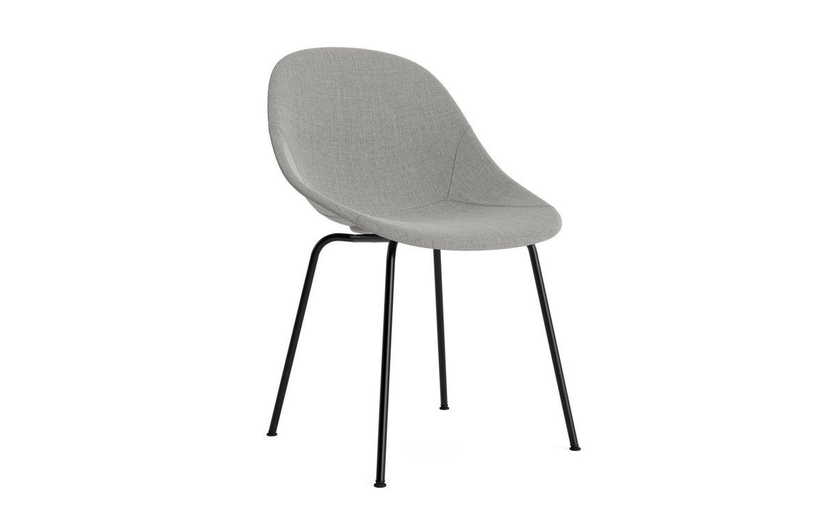 Mat Stuhl vollpolster Schwartz stahl in Remix 133 präsentiert im Onlineshop von KAQTU Design AG. Stuhl ist von Normann Copenhagen