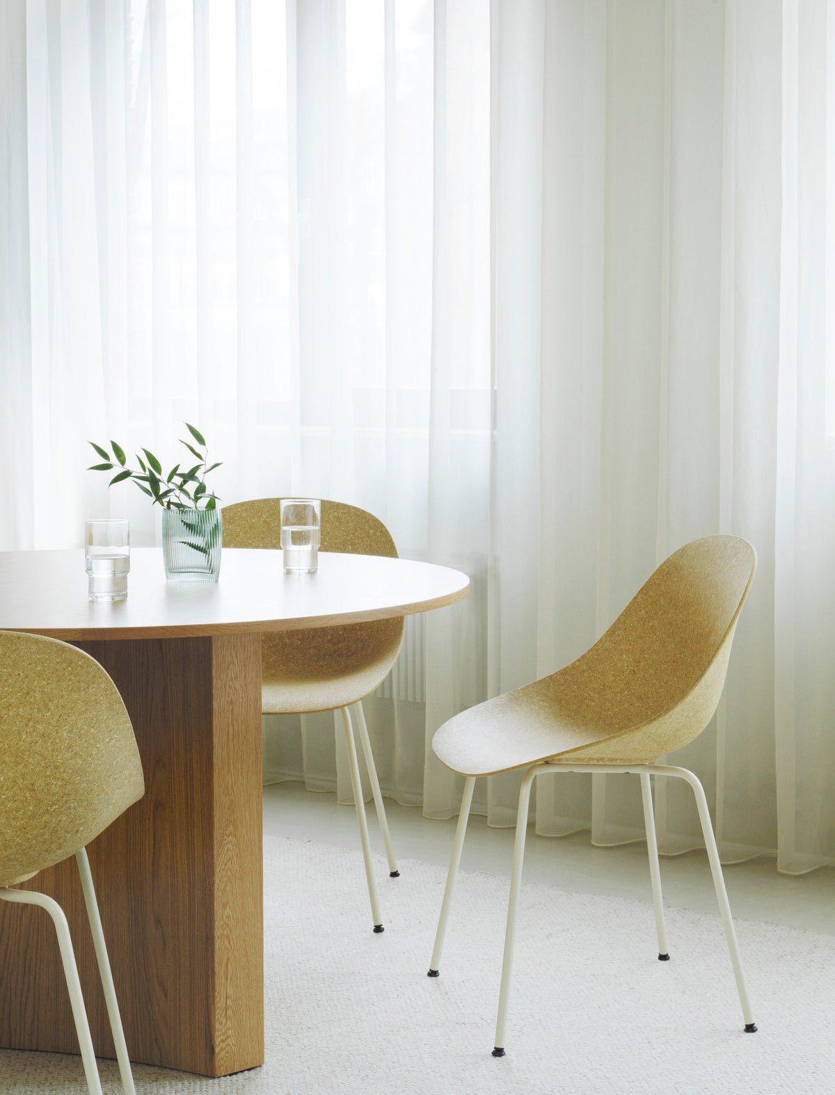 Mat Stuhl vollpolster Schwartz stahl in Hallingdal 110 präsentiert im Onlineshop von KAQTU Design AG. Stuhl ist von Normann Copenhagen