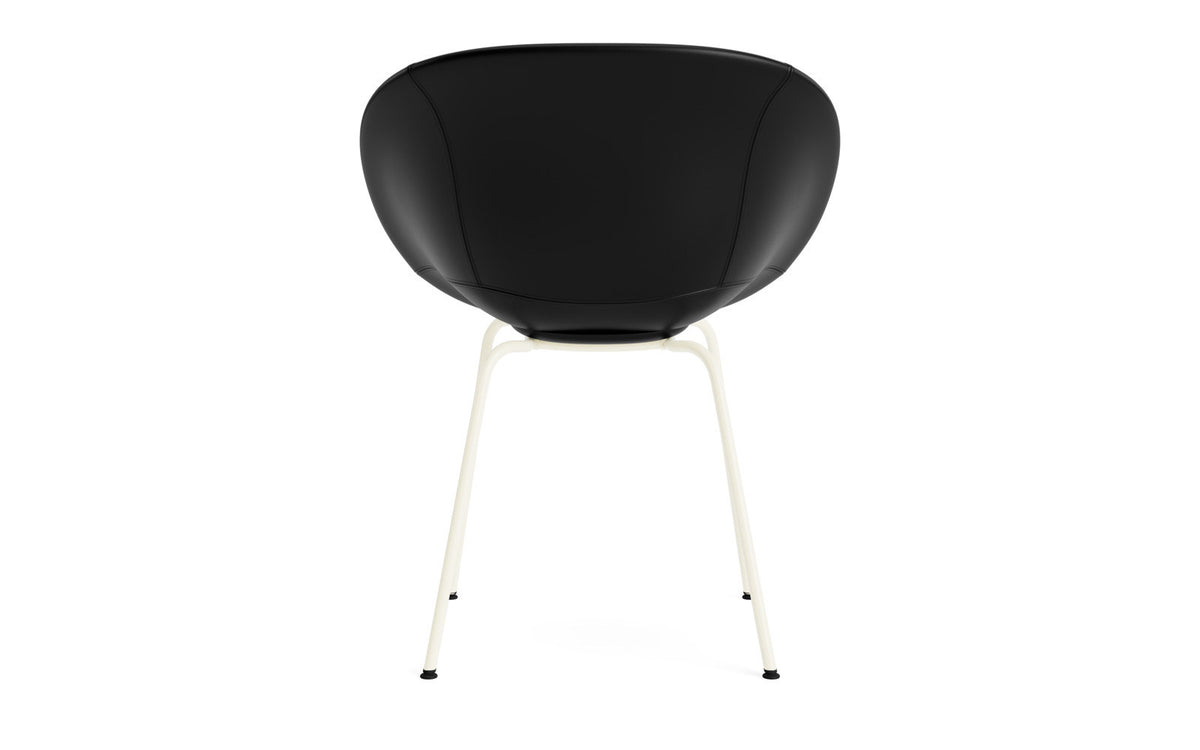 Mat Lehnstuhl vollpolster creme stahl in Ultra 41599 präsentiert im Onlineshop von KAQTU Design AG. Stuhl mit Armlehne ist von Normann Copenhagen