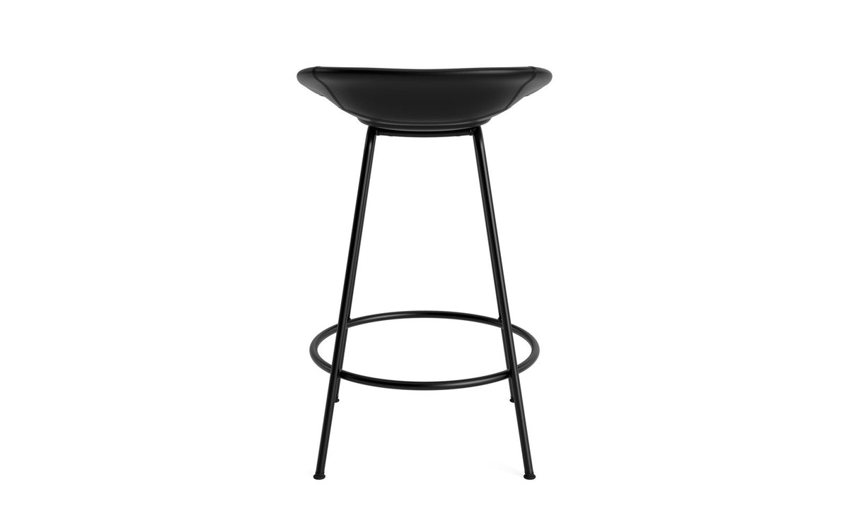 Mat Barstuhl 65 cm vollpolster schwarzes Stahl in Ultra 41599 präsentiert im Onlineshop von KAQTU Design AG. Barstuhl ist von Normann Copenhagen