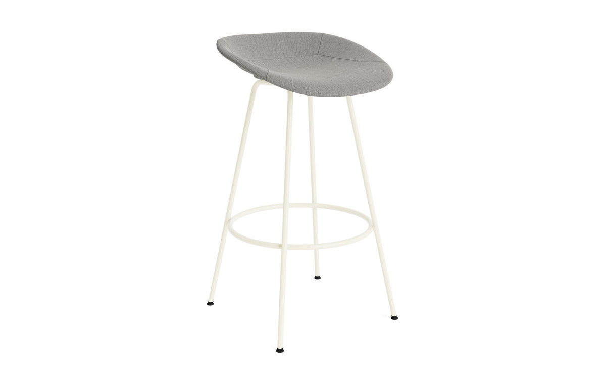 Mat Barstuhl 75 cm vollpolster creme Stahl in Remix 133 präsentiert im Onlineshop von KAQTU Design AG. Barstuhl ist von Normann Copenhagen