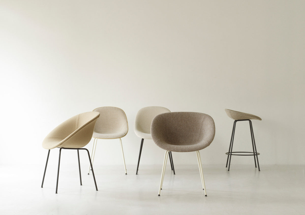 Mat Barstuhl 75 cm vollpolster creme Stahl in Hallingdal 110 präsentiert im Onlineshop von KAQTU Design AG. Barstuhl ist von Normann Copenhagen