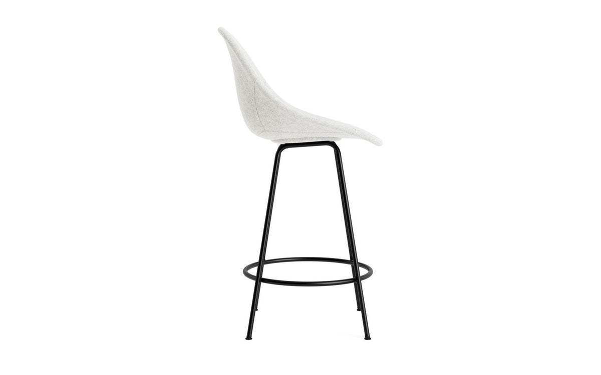 Mat Barstuhl 65 cm vollpolster schwarzes Stahl in Hallingdal 110 präsentiert im Onlineshop von KAQTU Design AG. Barstuhl ist von Normann Copenhagen