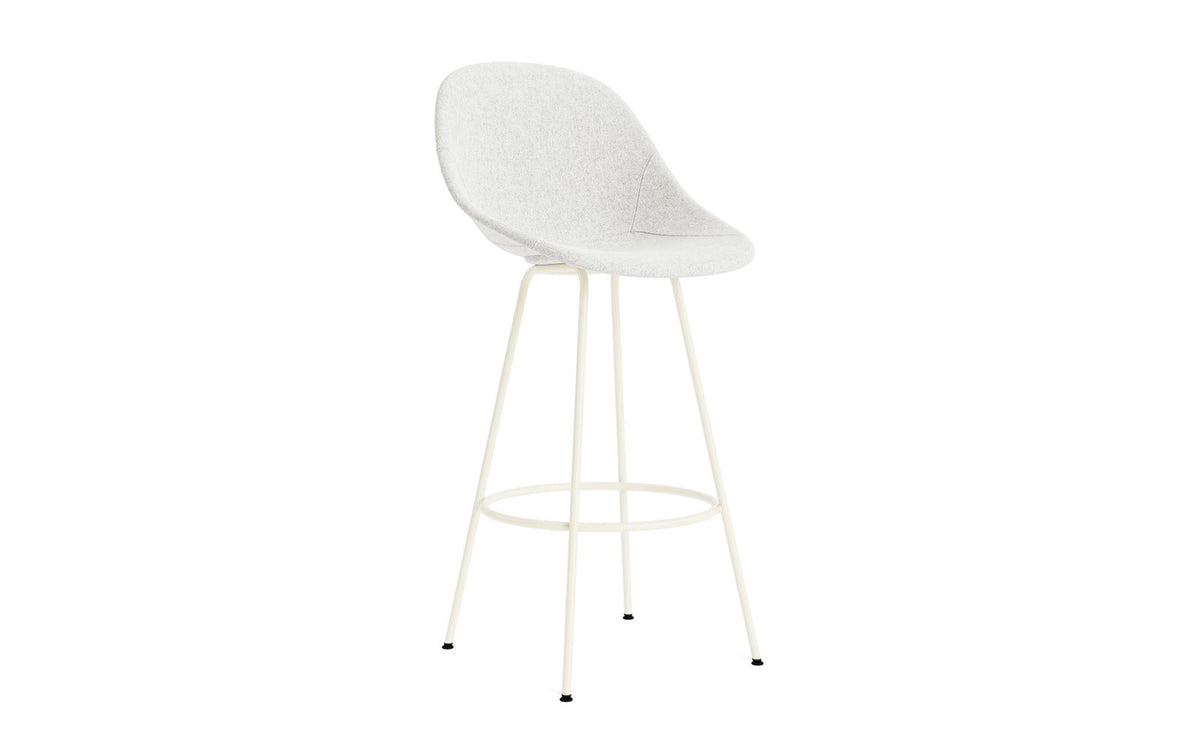Mat Barstuhl 75 cm vollpolster creme Stahl in Hallingdal 110 präsentiert im Onlineshop von KAQTU Design AG. Barstuhl ist von Normann Copenhagen