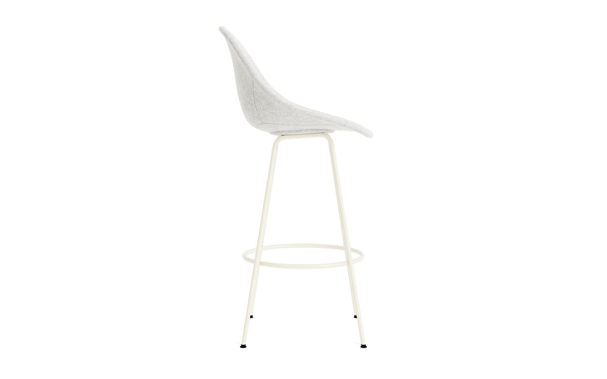Mat Barstuhl 75 cm vollpolster creme Stahl in Hallingdal 110 präsentiert im Onlineshop von KAQTU Design AG. Barstuhl ist von Normann Copenhagen