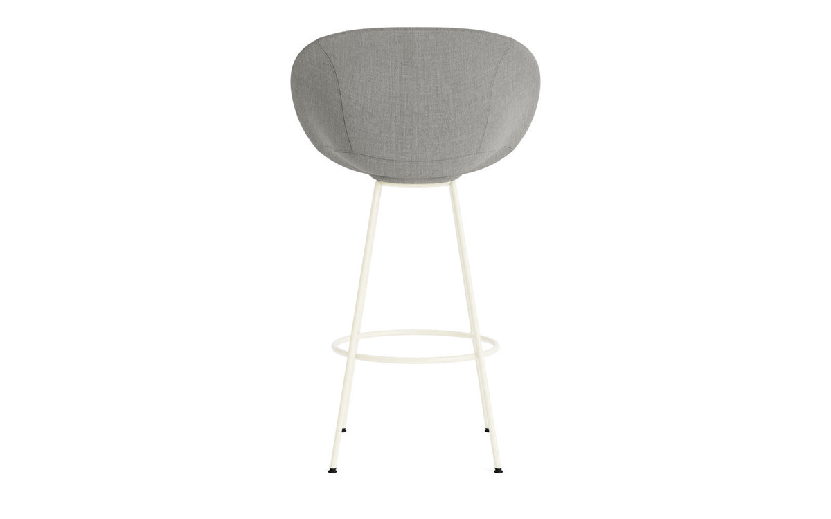 Mat Barstuhl mit Armlehne 75 cm vollpolster creme Stahl in Remix 133 präsentiert im Onlineshop von KAQTU Design AG. Barstuhl ist von Normann Copenhagen