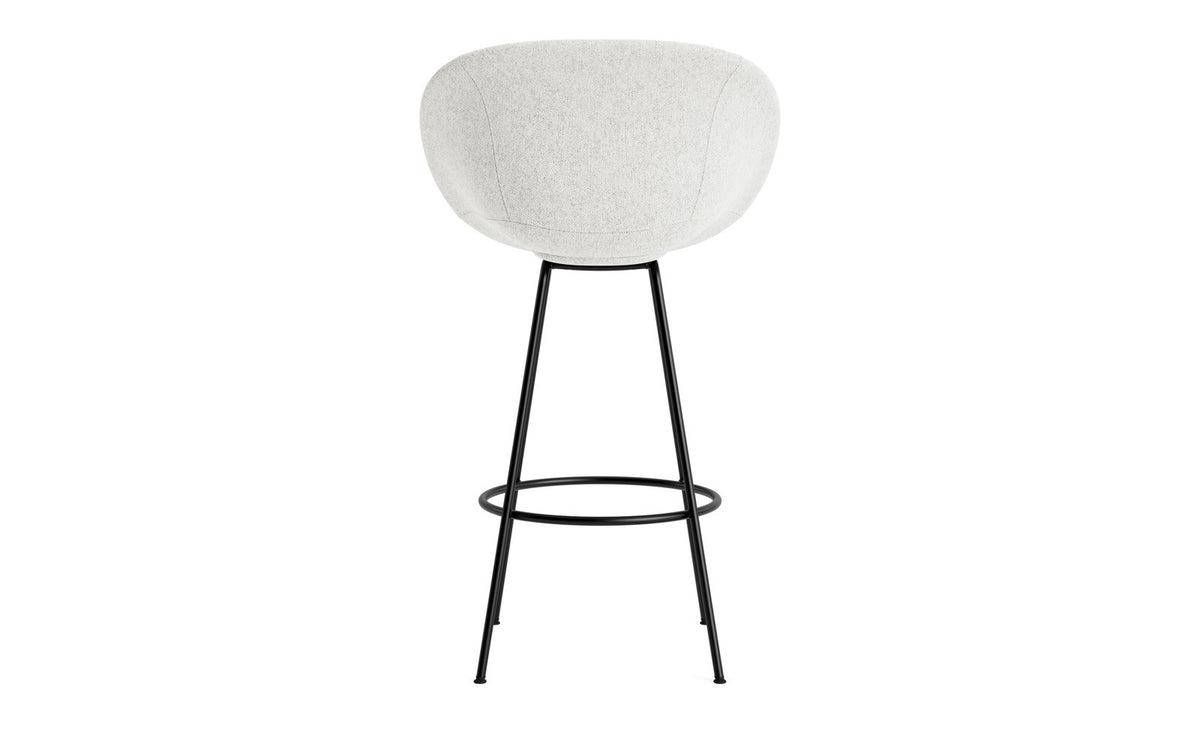 Mat Barstuhl mit Armlehne 75 cm vollpolster schwarzes Stahl in Hallingdal 110 präsentiert im Onlineshop von KAQTU Design AG. Barstuhl ist von Normann Copenhagen