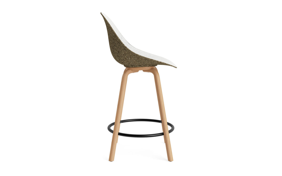 Mat Barstuhl 65 cm Frontpolster Seegras Buchenholz/schwarz in Hallingdal 110 präsentiert im Onlineshop von KAQTU Design AG. Barstuhl ist von Normann Copenhagen