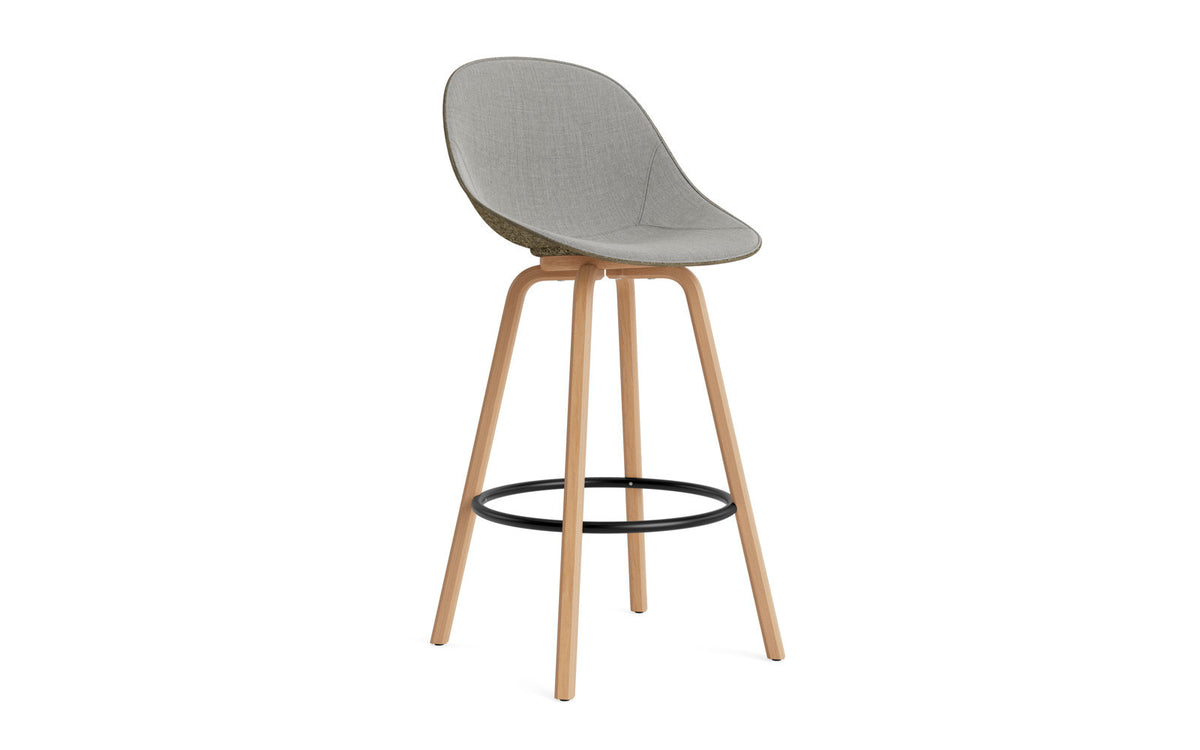 Mat Barstuhl 75 cm Frontpolster Seegras Buchenholz/schwarz in Remix 133 präsentiert im Onlineshop von KAQTU Design AG. Barstuhl ist von Normann Copenhagen