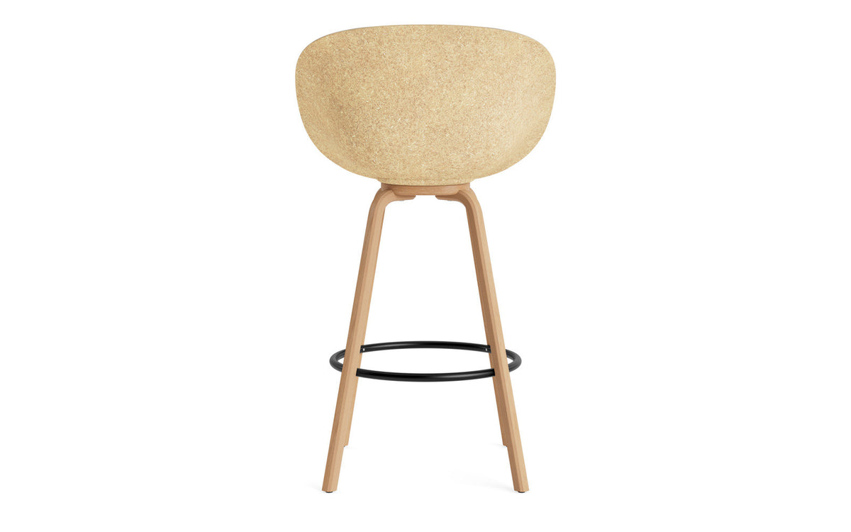 Mat Barstuhl mit Armlehne 75 cm Frontpolster Hanffasern Buchenholz/schwarz in Remix 133 präsentiert im Onlineshop von KAQTU Design AG. Barstuhl ist von Normann Copenhagen