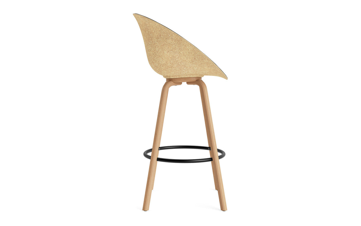 Mat Barstuhl mit Armlehne 75 cm Frontpolster Hanffasern Buchenholz/schwarz in Ultra 41599 präsentiert im Onlineshop von KAQTU Design AG. Barstuhl ist von Normann Copenhagen