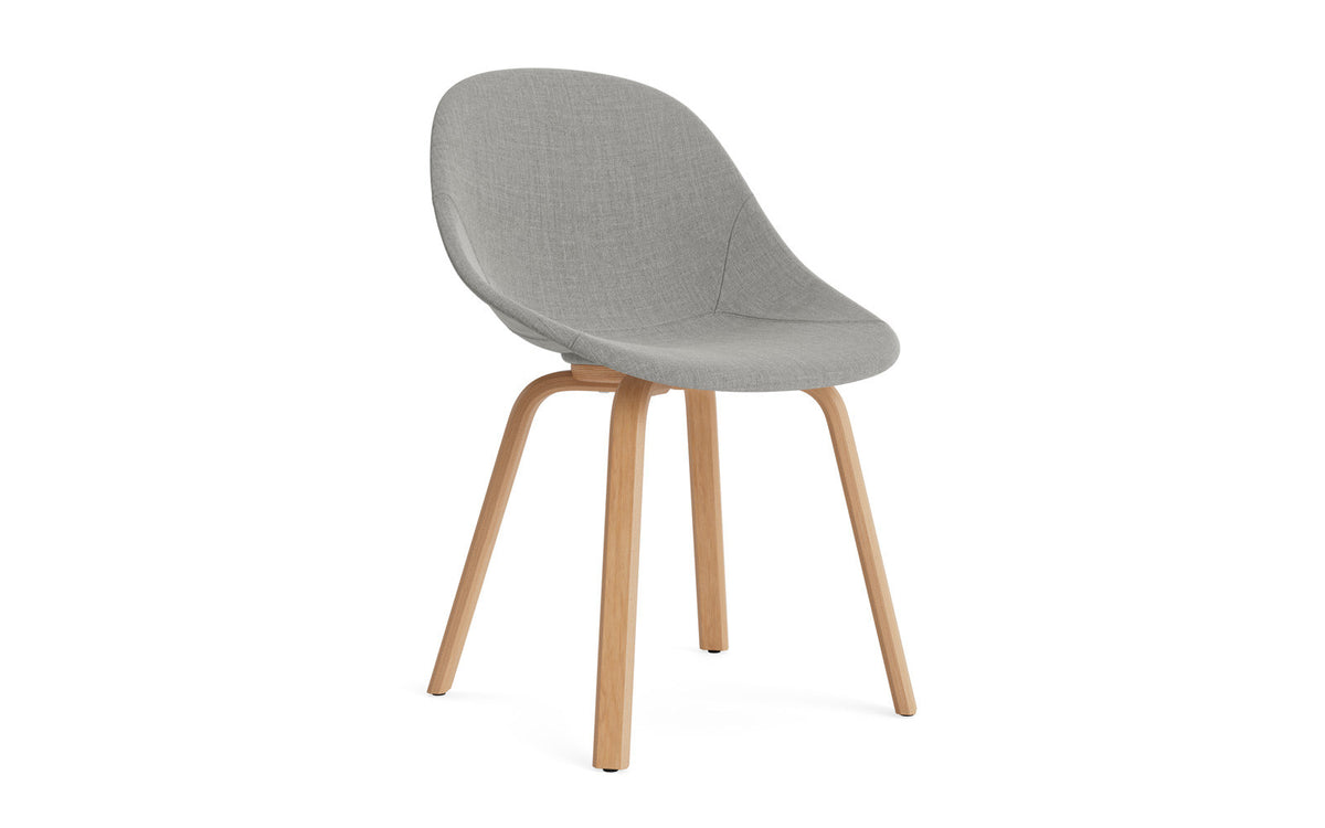 Mat Stuhl vollpolster Buchenholz in Remix 133 präsentiert im Onlineshop von KAQTU Design AG. Stuhl ist von Normann Copenhagen