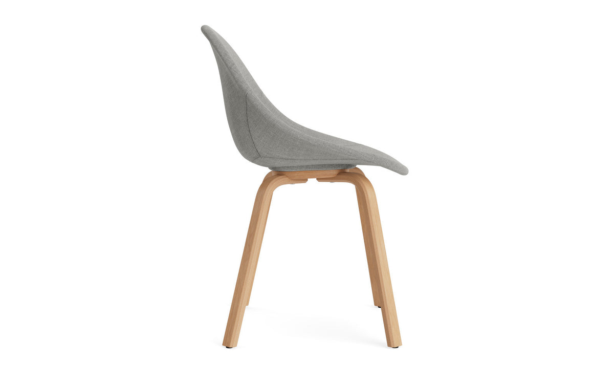 Mat Stuhl vollpolster Buchenholz in Remix 133 präsentiert im Onlineshop von KAQTU Design AG. Stuhl ist von Normann Copenhagen