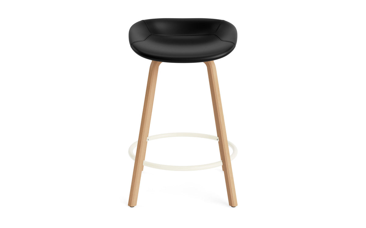 Mat Barstuhl 65 cm vollpolster Buchenholz/creme in Ultra 41599 präsentiert im Onlineshop von KAQTU Design AG. Barstuhl ist von Normann Copenhagen