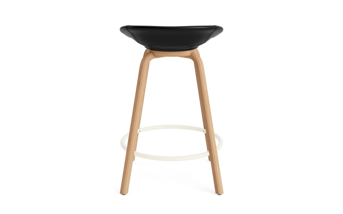 Mat Barstuhl 65 cm vollpolster Buchenholz/creme in Ultra 41599 präsentiert im Onlineshop von KAQTU Design AG. Barstuhl ist von Normann Copenhagen