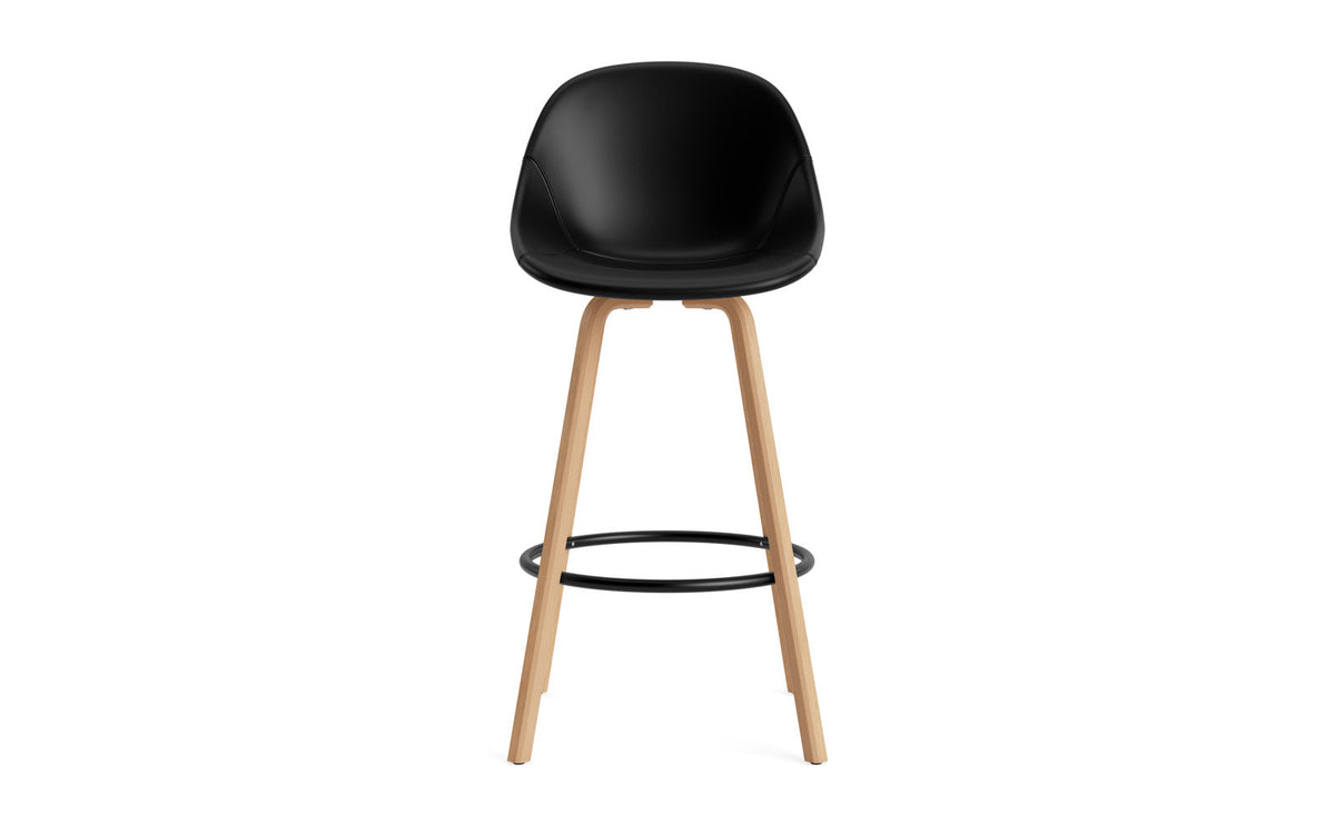 Mat Barstuhl 75 cm vollpolster Buchenholz/schwarz in Ultra 41599 präsentiert im Onlineshop von KAQTU Design AG. Barstuhl ist von Normann Copenhagen
