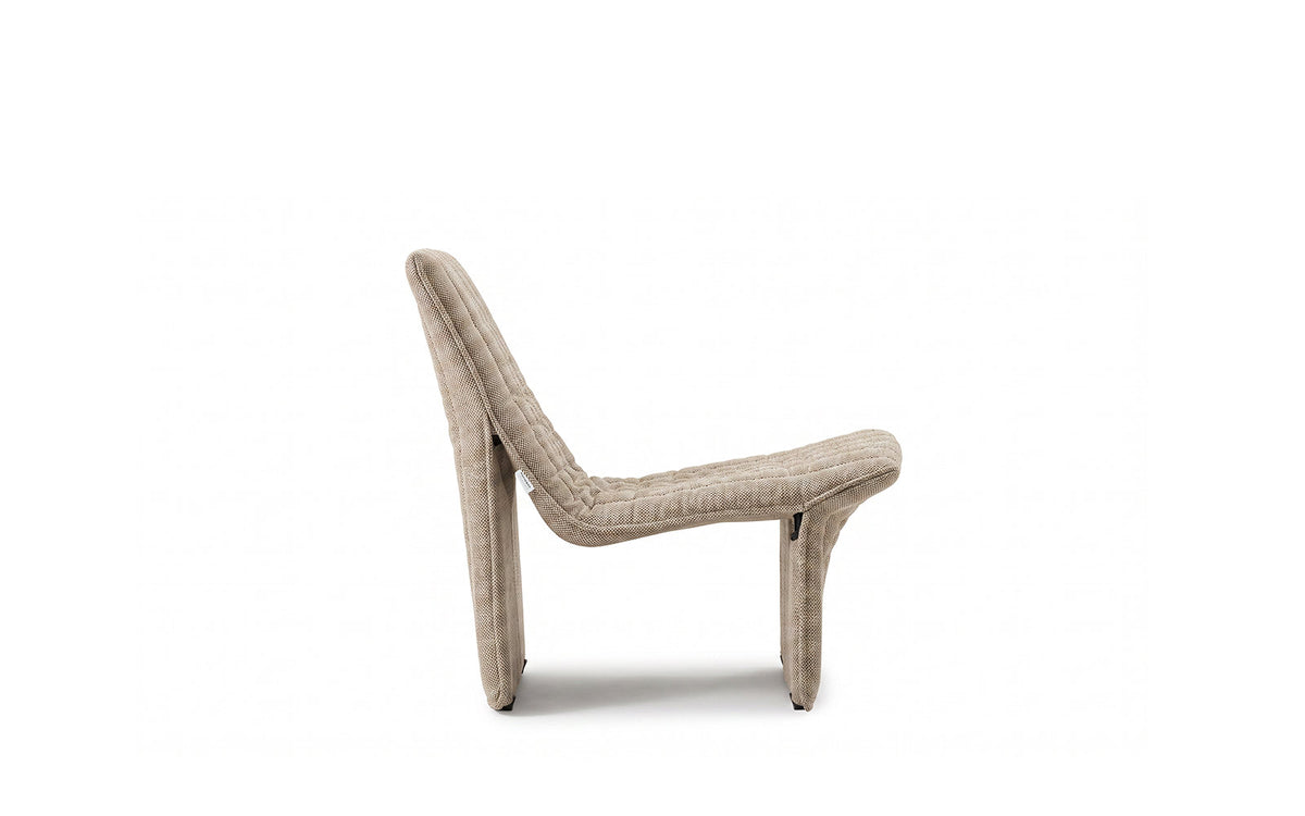 Limit Lounge-Sessel Outdoor Savane in  präsentiert im Onlineshop von KAQTU Design AG. Gartensessel ist von Normann Copenhagen