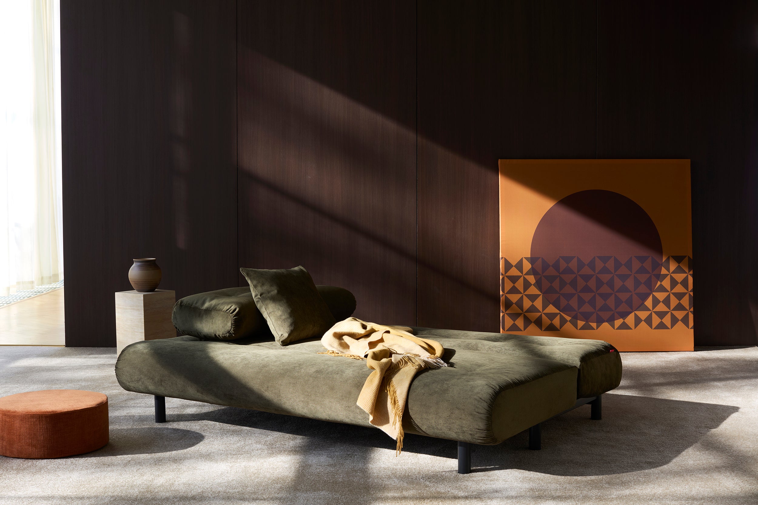 Nabli Schlafsofa in 316 Cordufine Pine Green präsentiert im Onlineshop von KAQTU Design AG. Bettsofa ist von Innovation Living