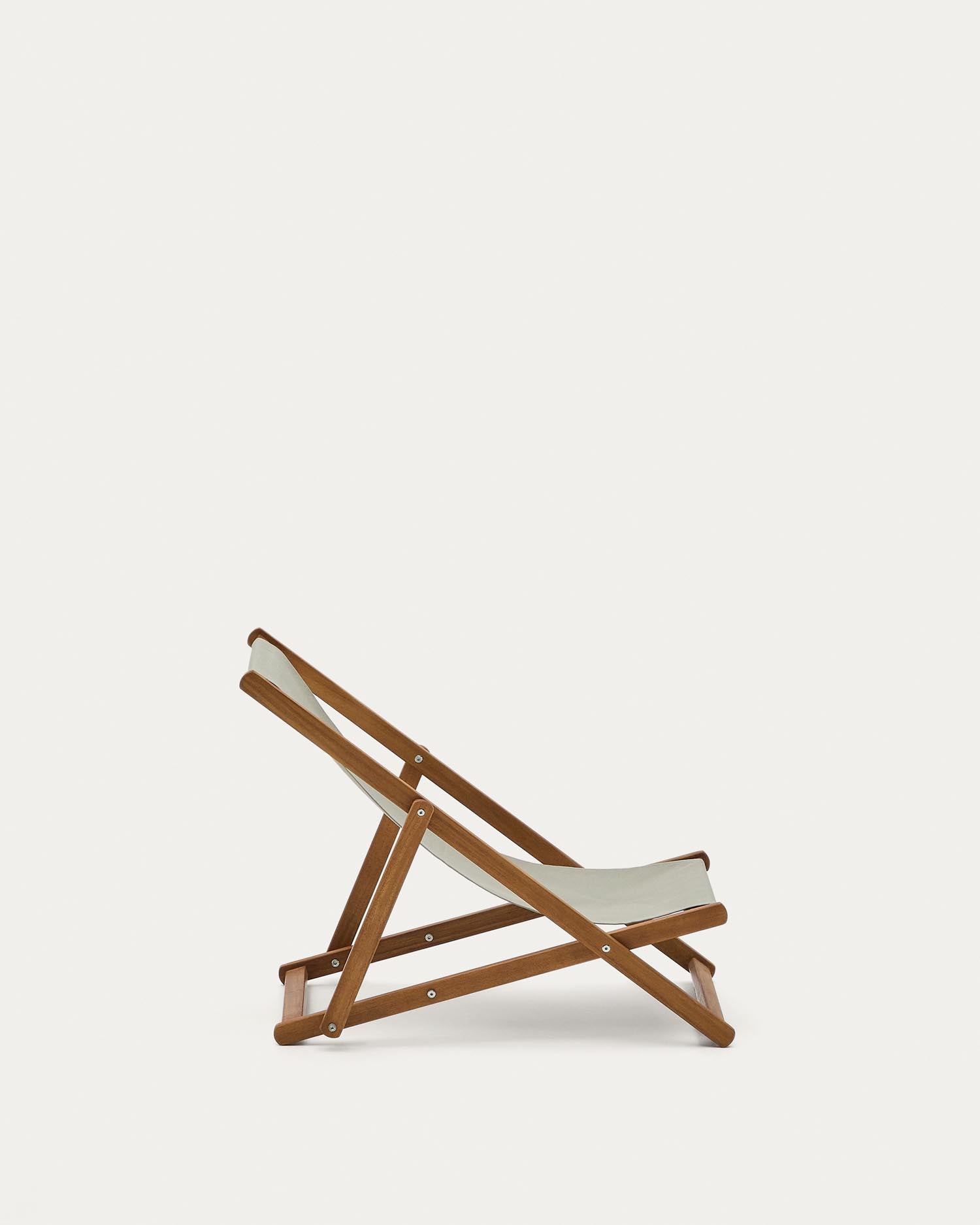 Klappbarer Outdoor-Liegestuhl Adredna für Kinder in Grün aus massivem Akazienholz FSC 100 % in Grün präsentiert im Onlineshop von KAQTU Design AG. Liegestuhl ist von Kave Home