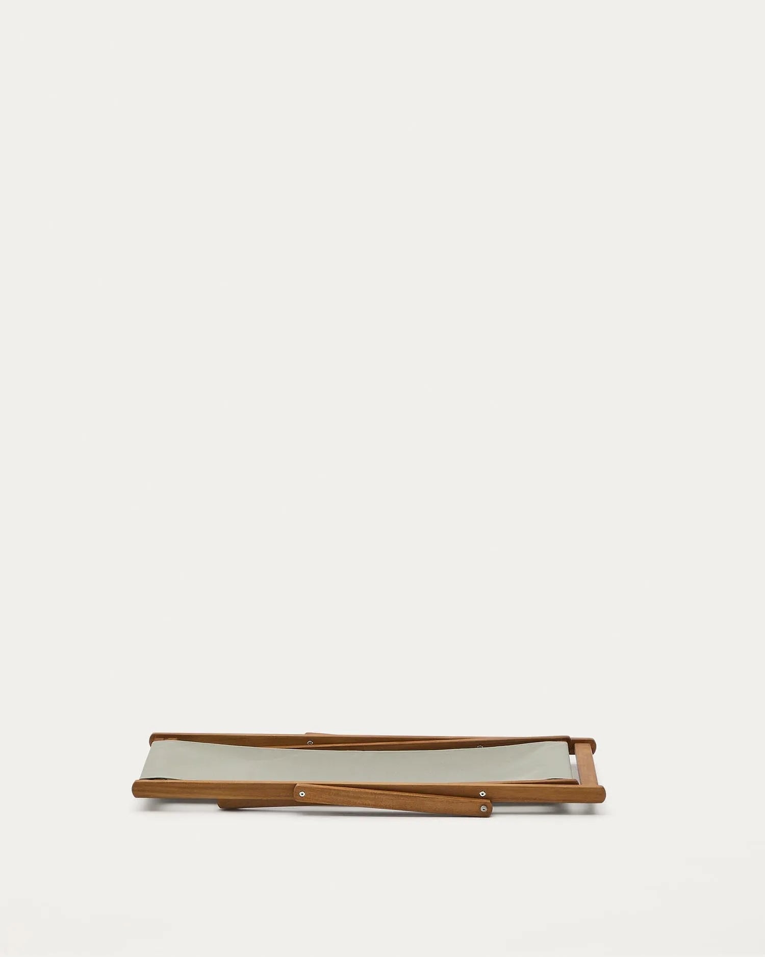 Klappbarer Outdoor-Liegestuhl Adredna für Kinder in Grün aus massivem Akazienholz FSC 100 % in Grün präsentiert im Onlineshop von KAQTU Design AG. Liegestuhl ist von Kave Home
