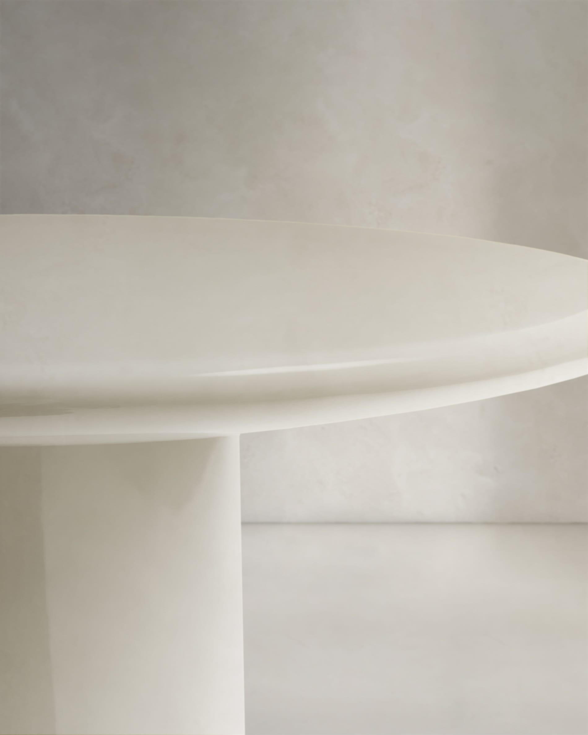 Moderner Couchtisch Albanella aus Zement mit glänzend weißem Finish, Ø 65 cm, stilvoll und hochwertig, von Kave Home.