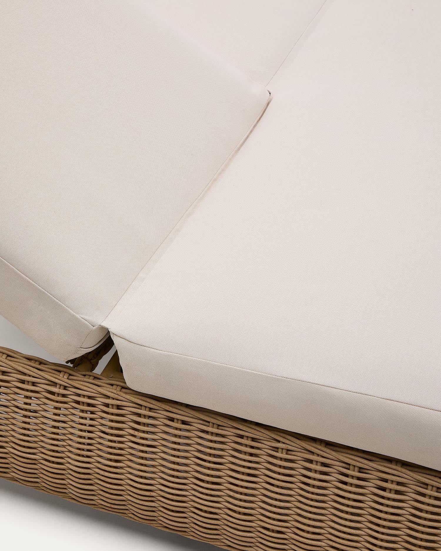 Stilvolle 2er-Sonnenliege Meria aus langlebigem synthetischem Rattan, perfekt für Garten oder Terrasse und erholsame Stunden.