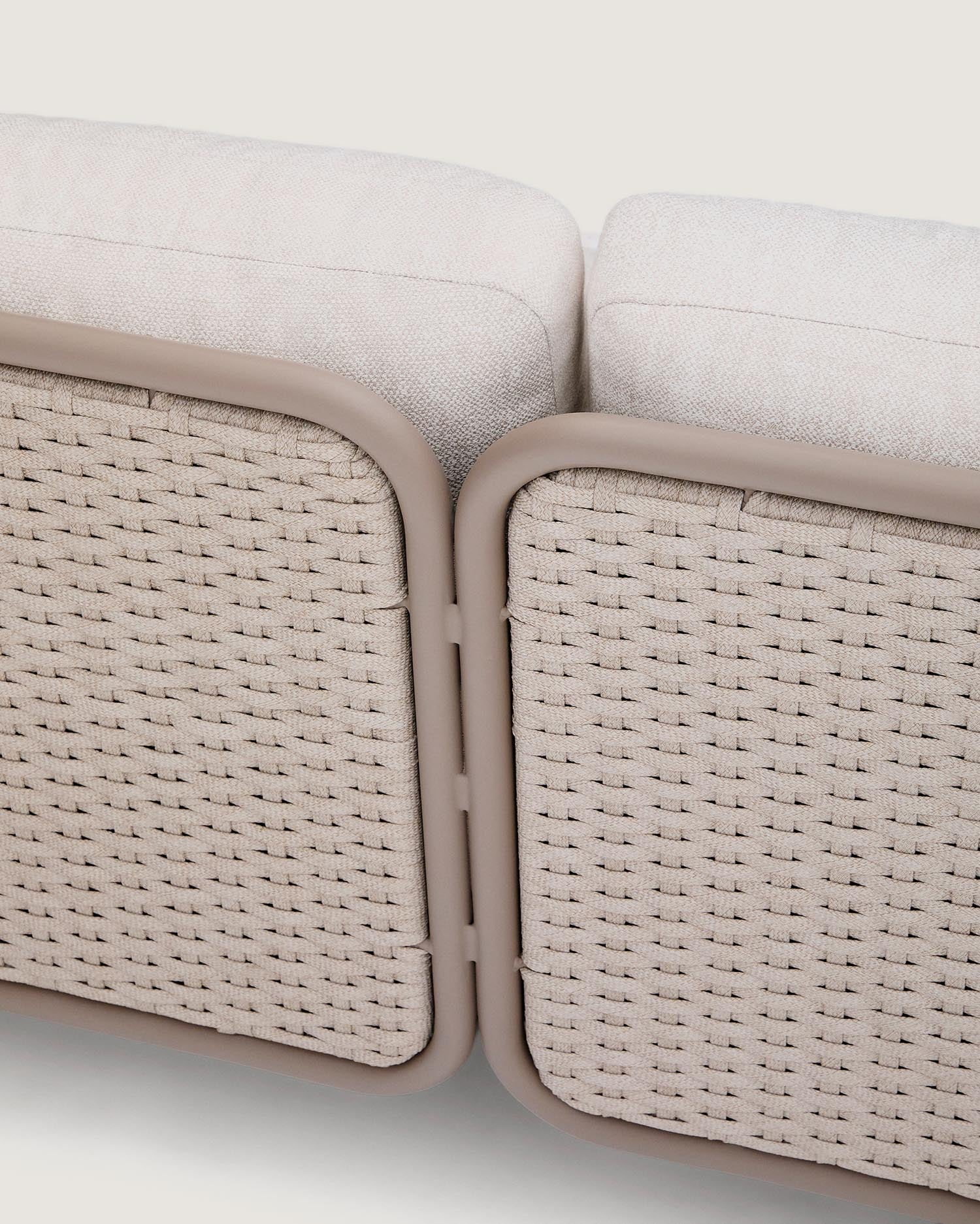 Outdoor-3-Sitzer-Sofa Sedalis aus Aluminium und taupefarbenem Seil 210 cm in Taupe präsentiert im Onlineshop von KAQTU Design AG. Lounge Sofa ist von Kave Home
