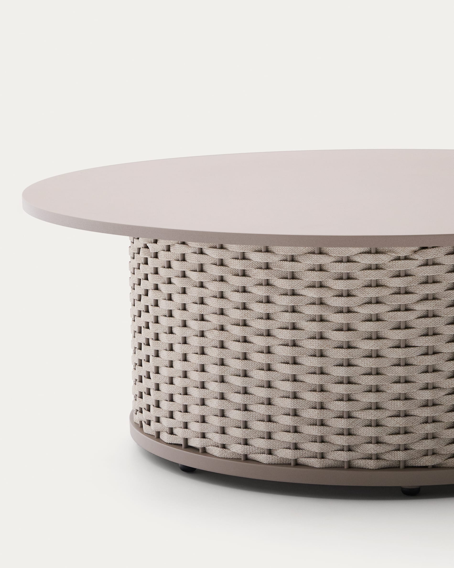 Eleganter Outdoor-Couchtisch aus Aluminium mit taupefarbenem Seil, Ø99 cm, perfekt für moderne Terrassen und Gärten.
