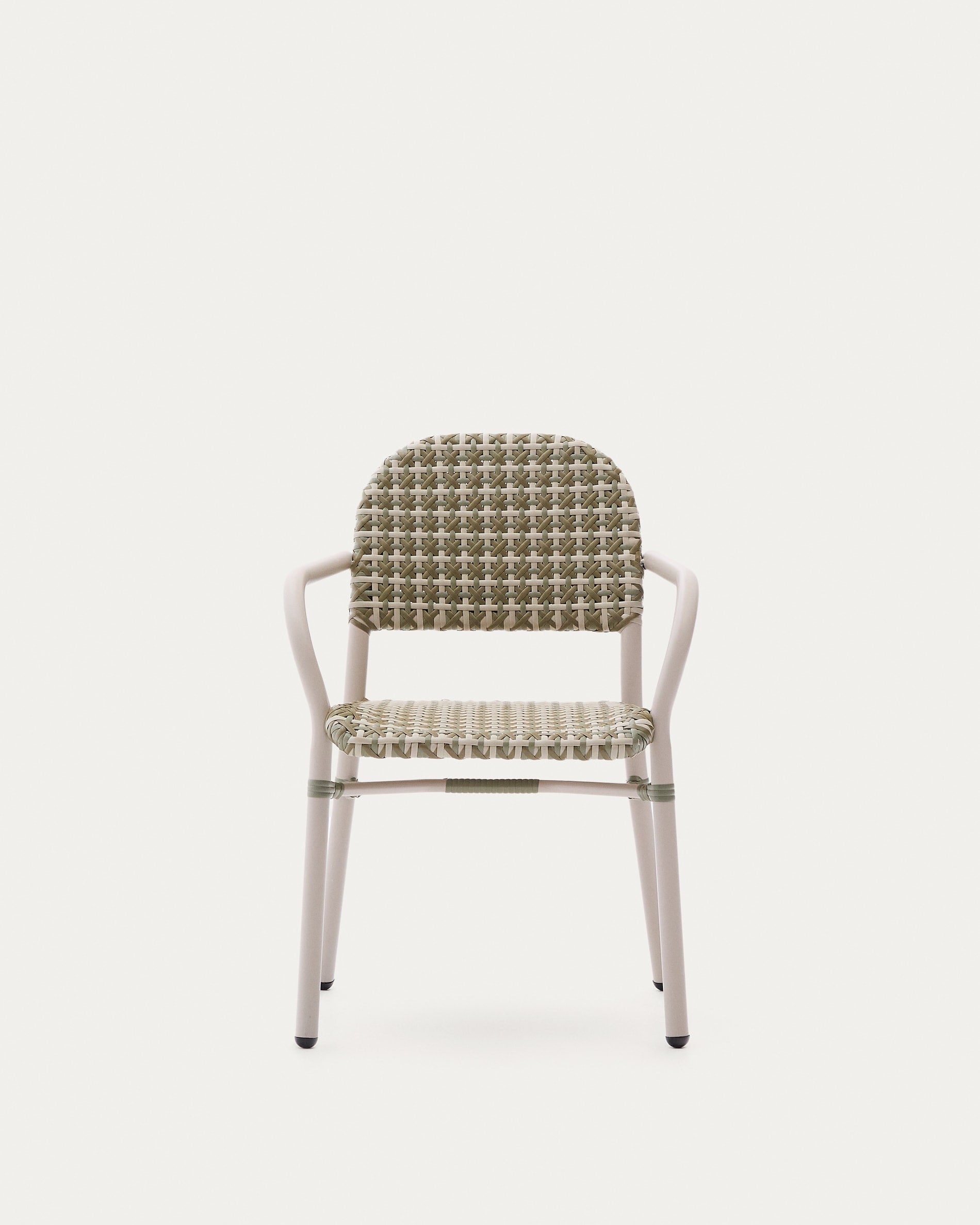 Stapelbarer Stuhl Tuccia: Aluminiumgestell, beige-grünes Kunstrattan, elegant, langlebig, perfekt für Innen- und Außenbereiche.