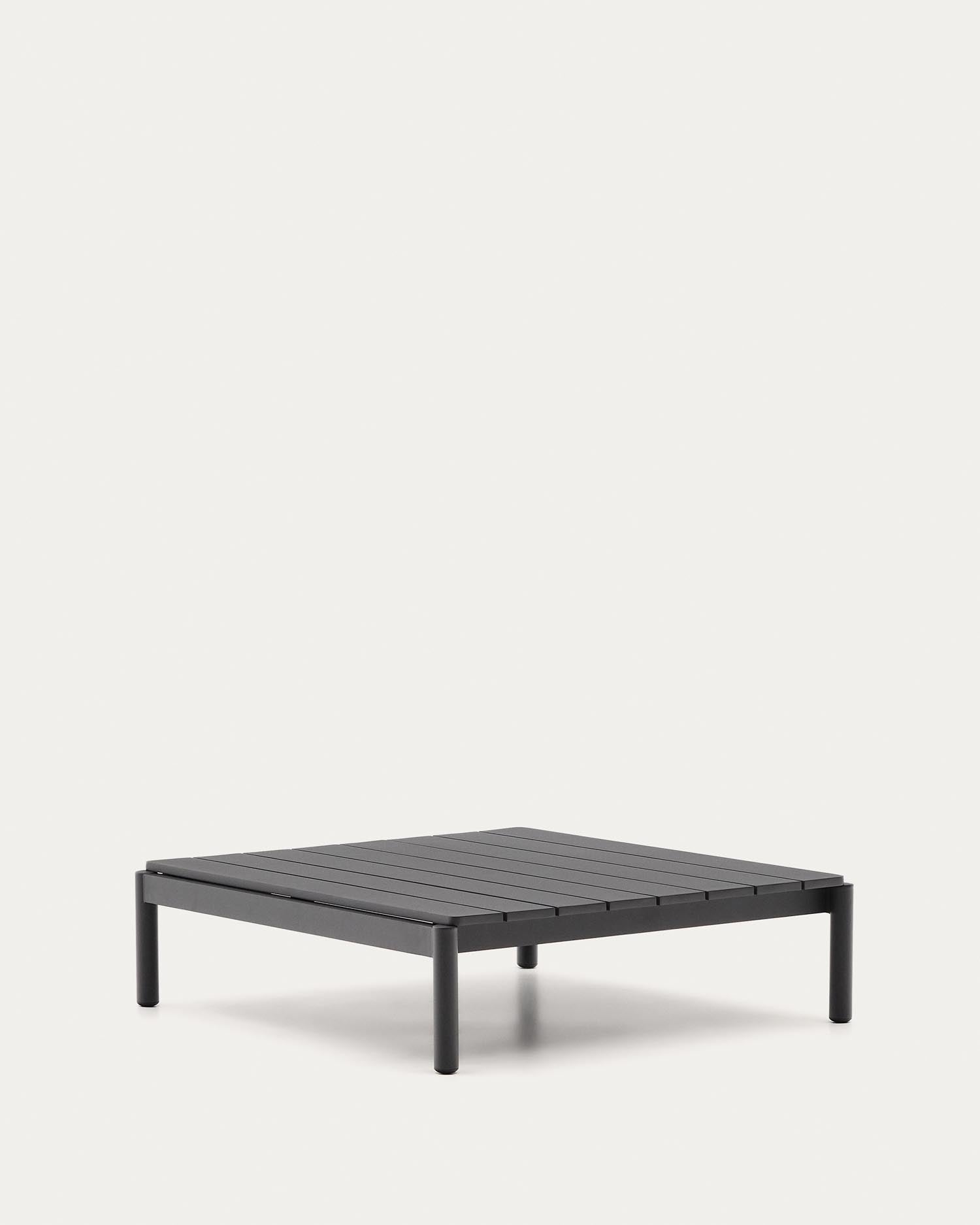 Couchtisch Sorells aus grauem Aluminium 89 x 91 cm   in Graphit präsentiert im Onlineshop von KAQTU Design AG. Beistelltisch Outdoor ist von Kave Home