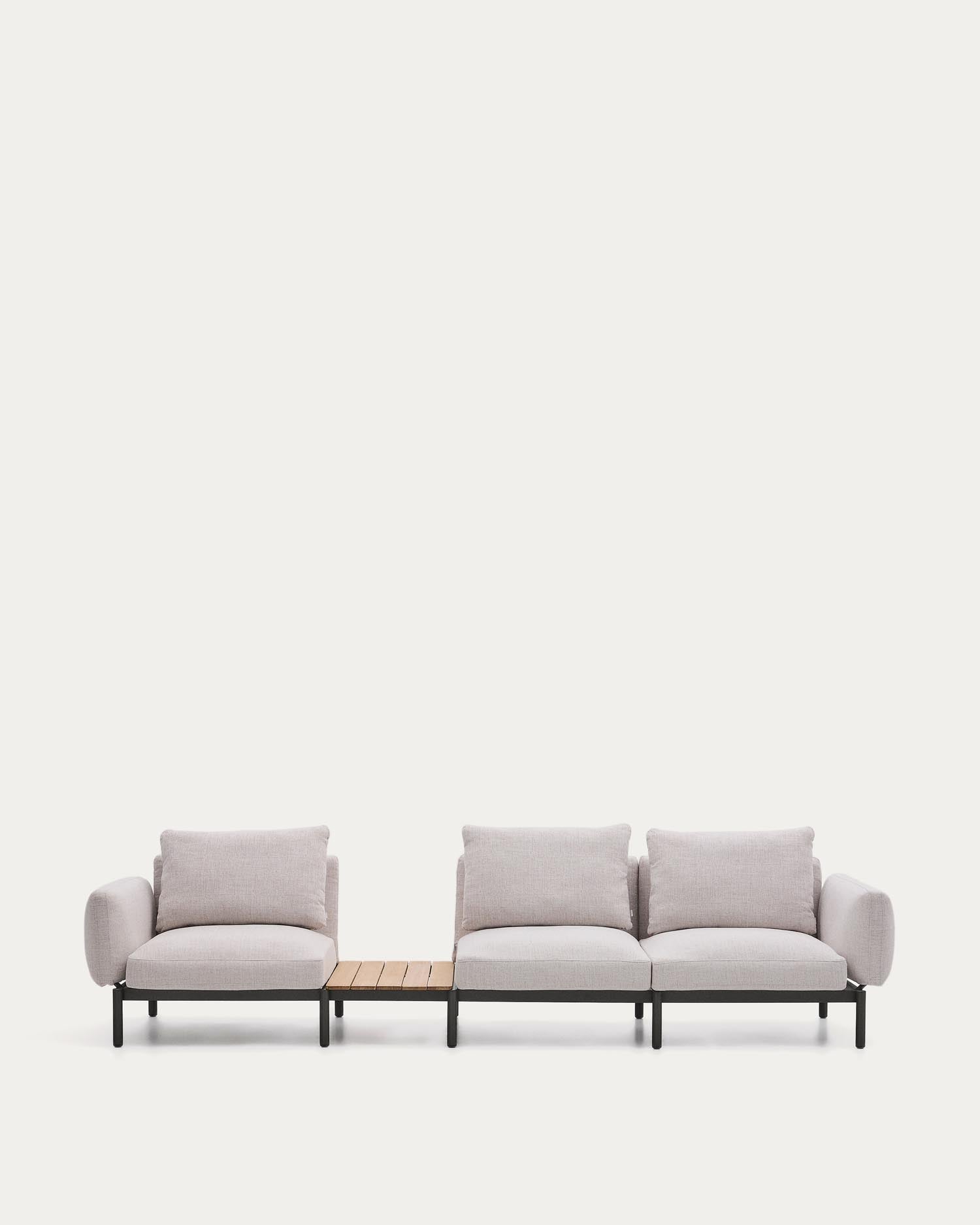 Modulares Outdoor-Sofa Sorells mit 3 Sitzplätzen mit beigefarbener Polsterung und grauem Aluminium, mit Tisch aus Teakholz, 341 x 113 cm, FSC 100 % in Beige präsentiert im Onlineshop von KAQTU Design AG. Lounge Sofa ist von Kave Home