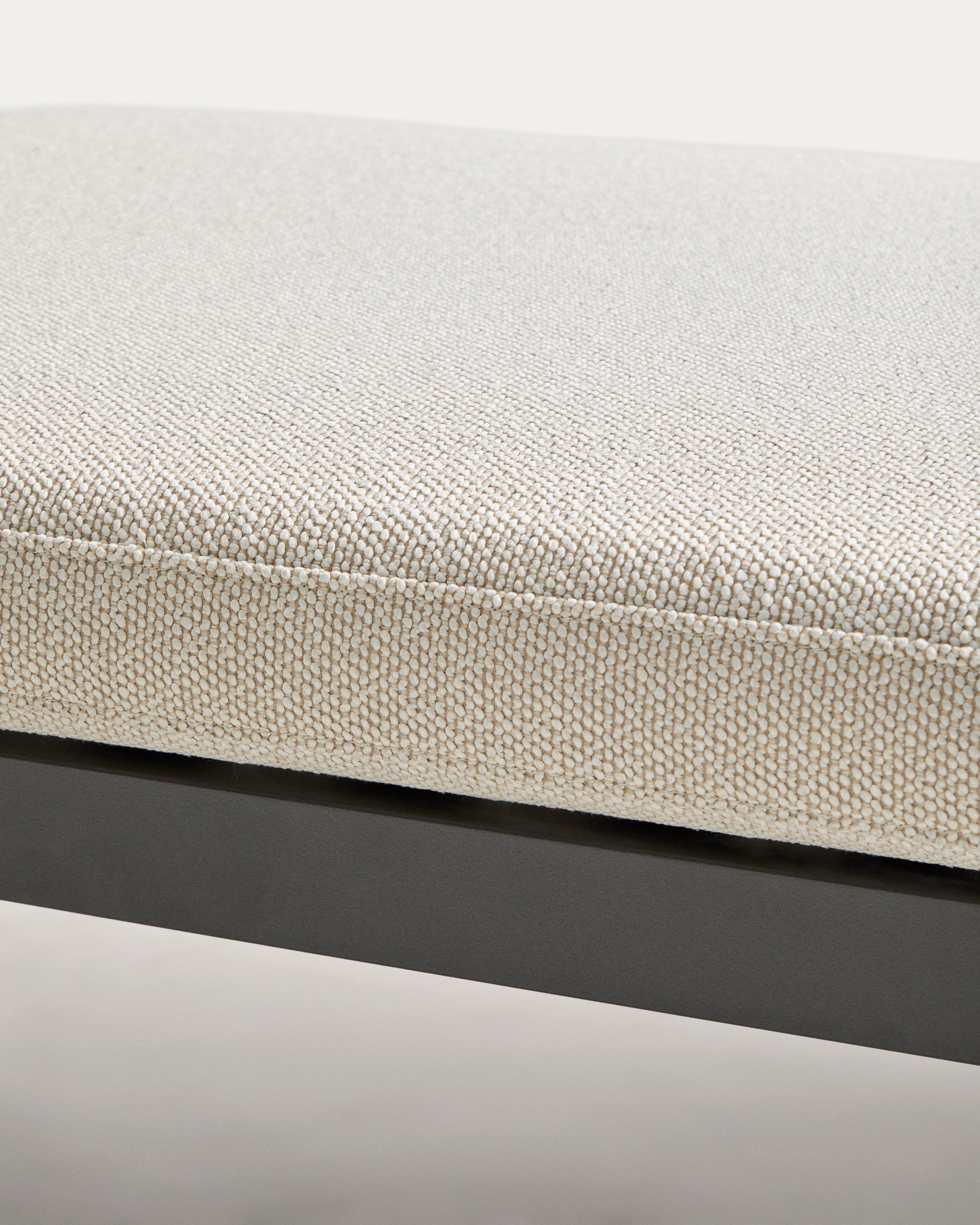 Sonnenliege Kionia aus Aluminium in Graphit. in Graphit präsentiert im Onlineshop von KAQTU Design AG. Liegestuhl ist von Kave Home