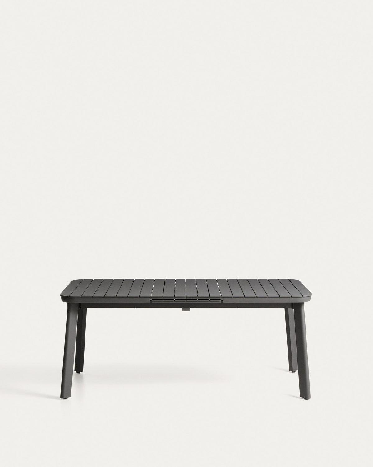 Ausziehbarer Outdoor-Tisch Izola aus Aluminium mit graphitfarbenem Finish 185 (235) x 100 cm in Graphit, Dunkelgrau, Schwarz präsentiert im Onlineshop von KAQTU Design AG. Gartentisch ist von Kave Home