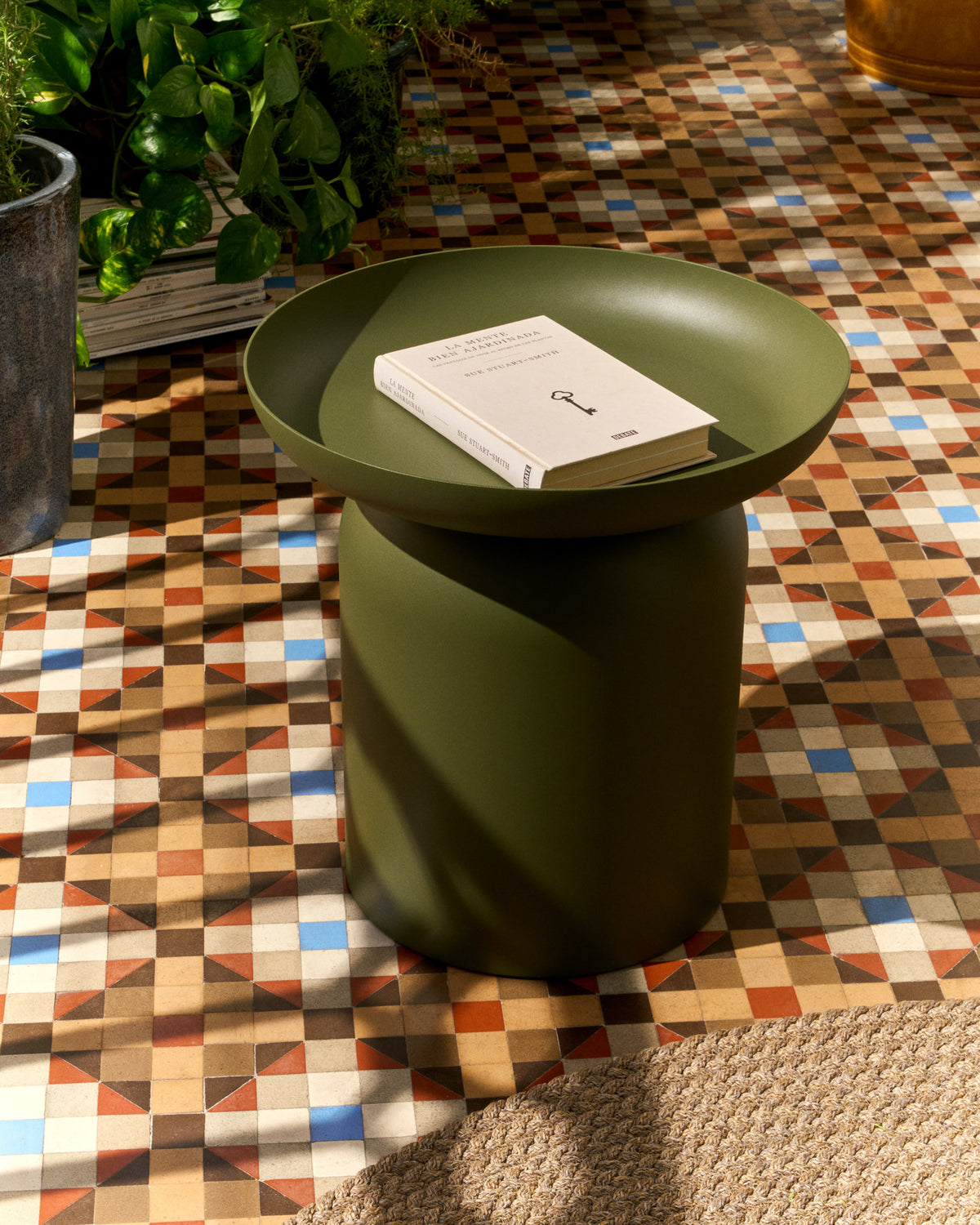 Beistelltisch Arcola aus Aluminium in Grün, Ø 45 cm in Grün, Hellgrün präsentiert im Onlineshop von KAQTU Design AG. Beistelltisch Outdoor ist von Kave Home