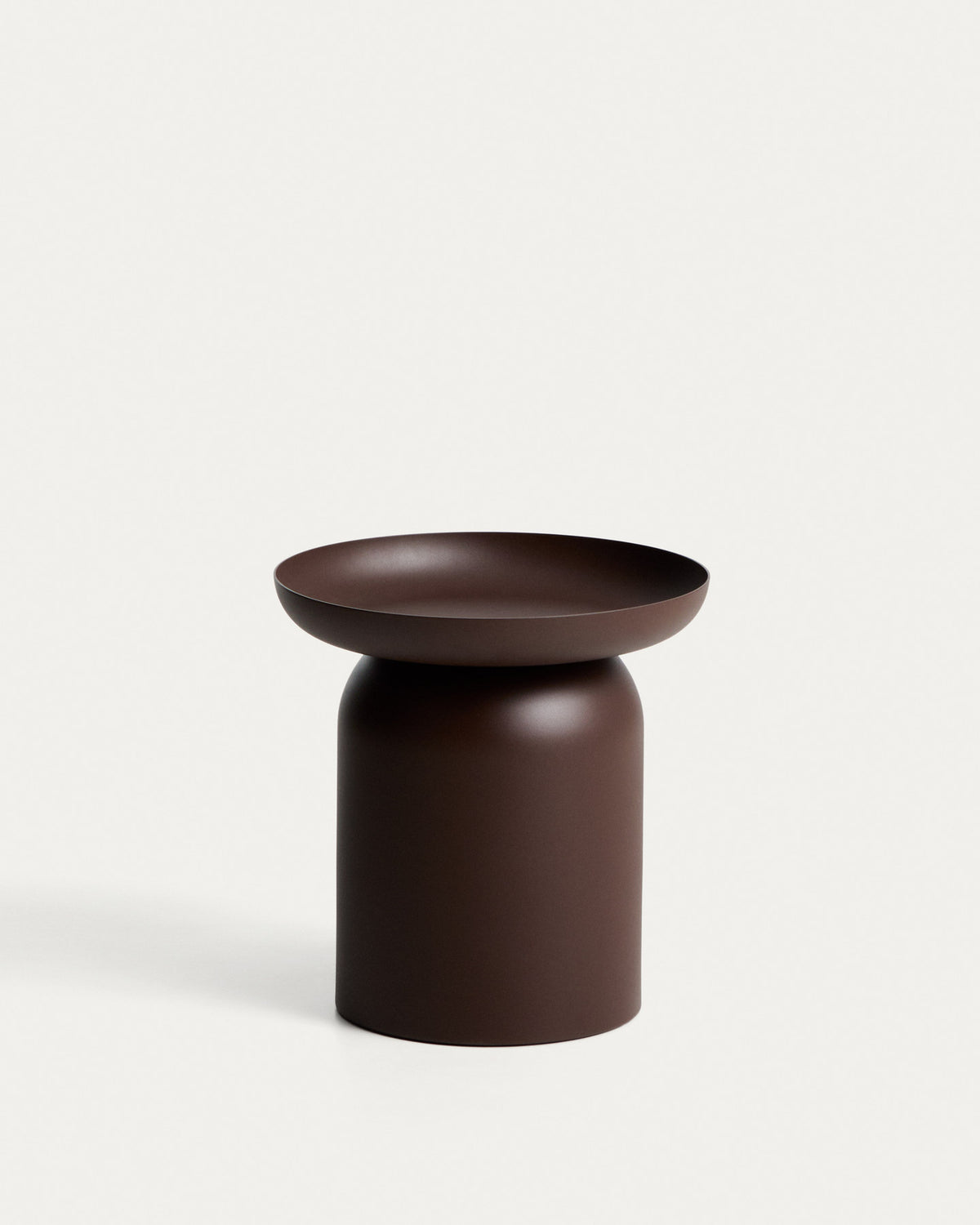 Beistelltisch Arcola aus Aluminium in Braun, Ø 45 cm in Taupe präsentiert im Onlineshop von KAQTU Design AG. Beistelltisch Outdoor ist von Kave Home