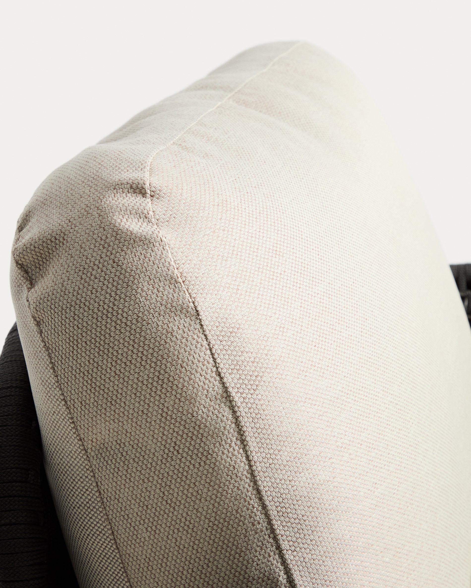 Sessel Alipa aus massivem Akazienholz und dunkelgrauem Seil, FSC 100 % in Graphit präsentiert im Onlineshop von KAQTU Design AG. Outdoor-Sessel ist von Kave Home