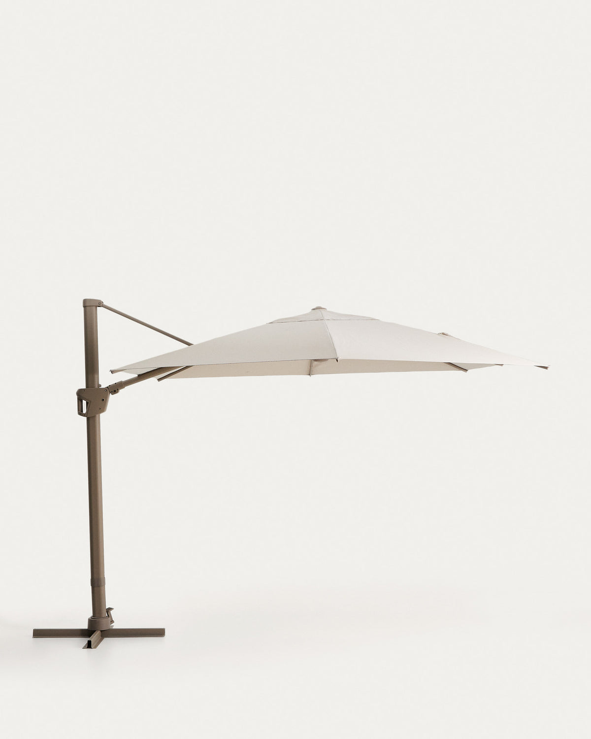Exzentrischer Sonnenschirm Noli in Beige mit taupefarbenem Aluminiumgestell, 300 x 420 cm in Beige, Ecru, Taupe präsentiert im Onlineshop von KAQTU Design AG. Sonnenschirm ist von Kave Home