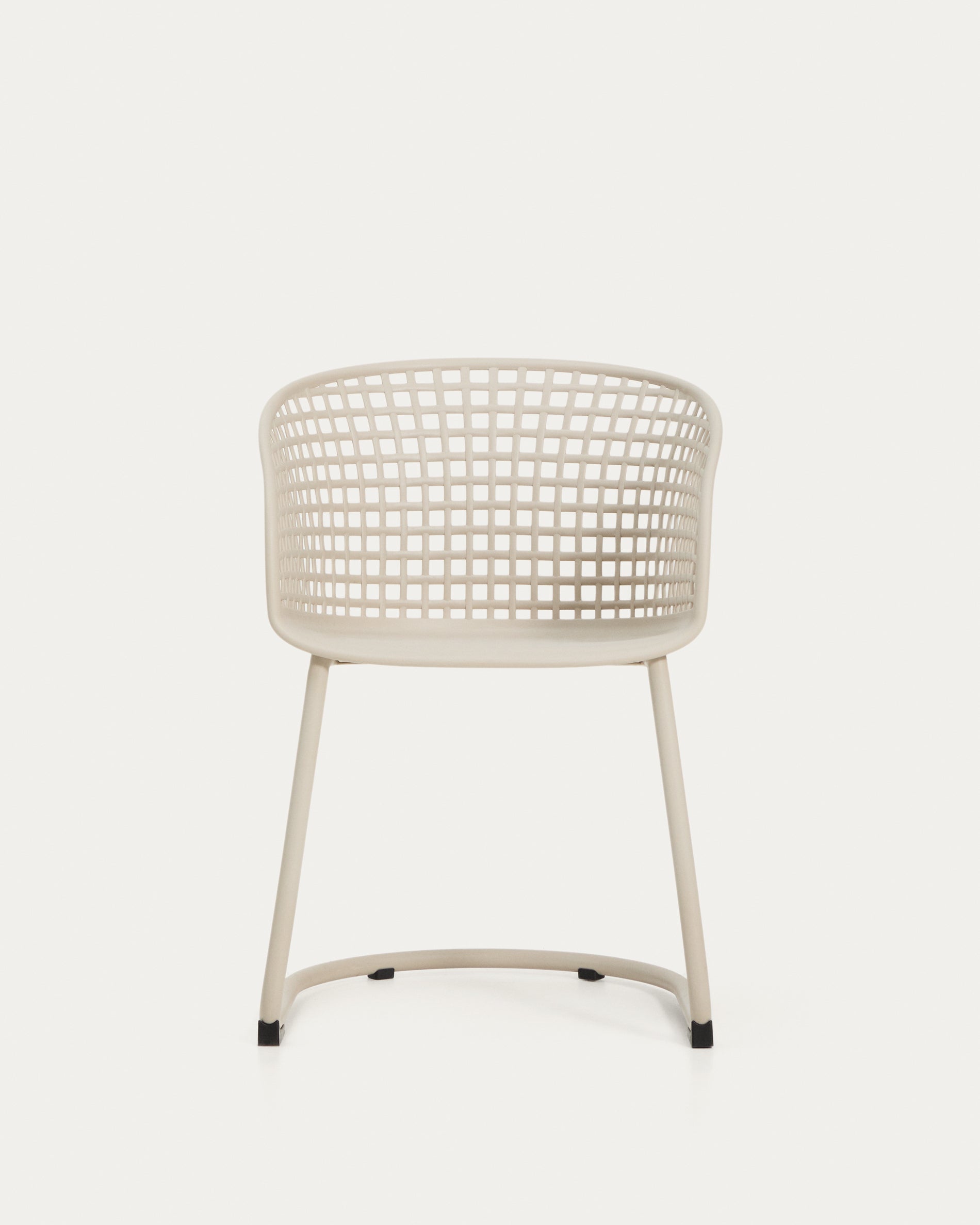 Outdoor-Stuhl Tenaro aus Kunststoff mit beigem Stahlgestell in Beige präsentiert im Onlineshop von KAQTU Design AG. Gartenstuhl ist von Kave Home