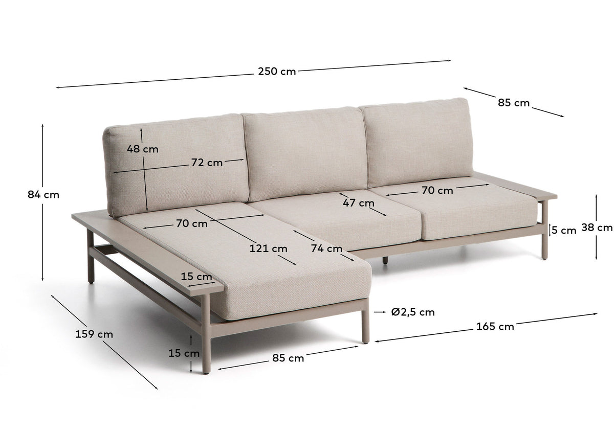 Vathi 3-Sitzer-Sofa aus Aluminium mit linker Chaiselongue in Taupe 250 x 159 cm in Taupe, Beige, Hellbraun präsentiert im Onlineshop von KAQTU Design AG. Lounge Sofa ist von Kave Home