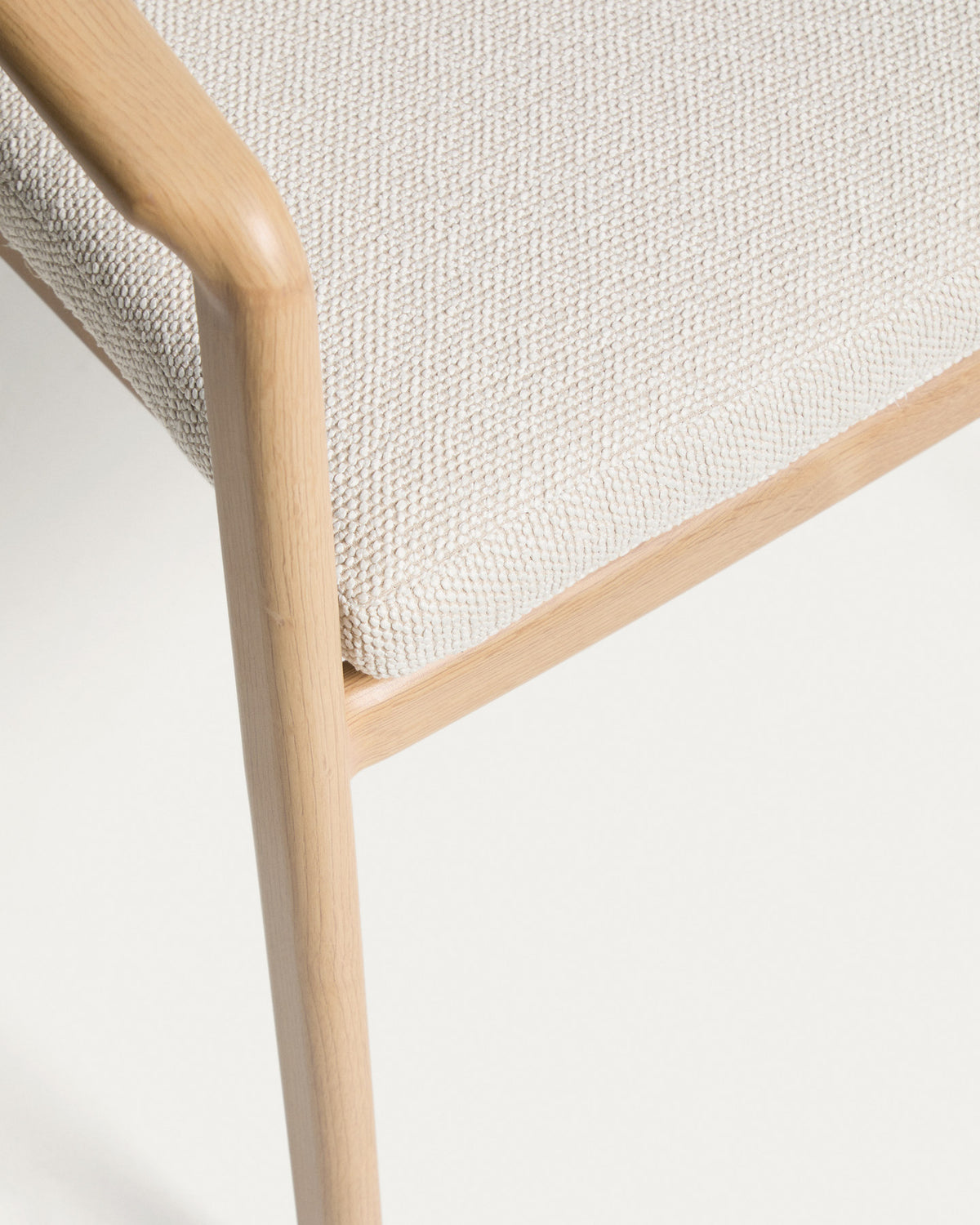 Stapelbarer Outdoor-Stuhl Sirte aus Aluminium in Holzoptik und écrufarbenem Seil in Ecru, Beige, Natur, Weiss präsentiert im Onlineshop von KAQTU Design AG. Gartenstuhl ist von Kave Home
